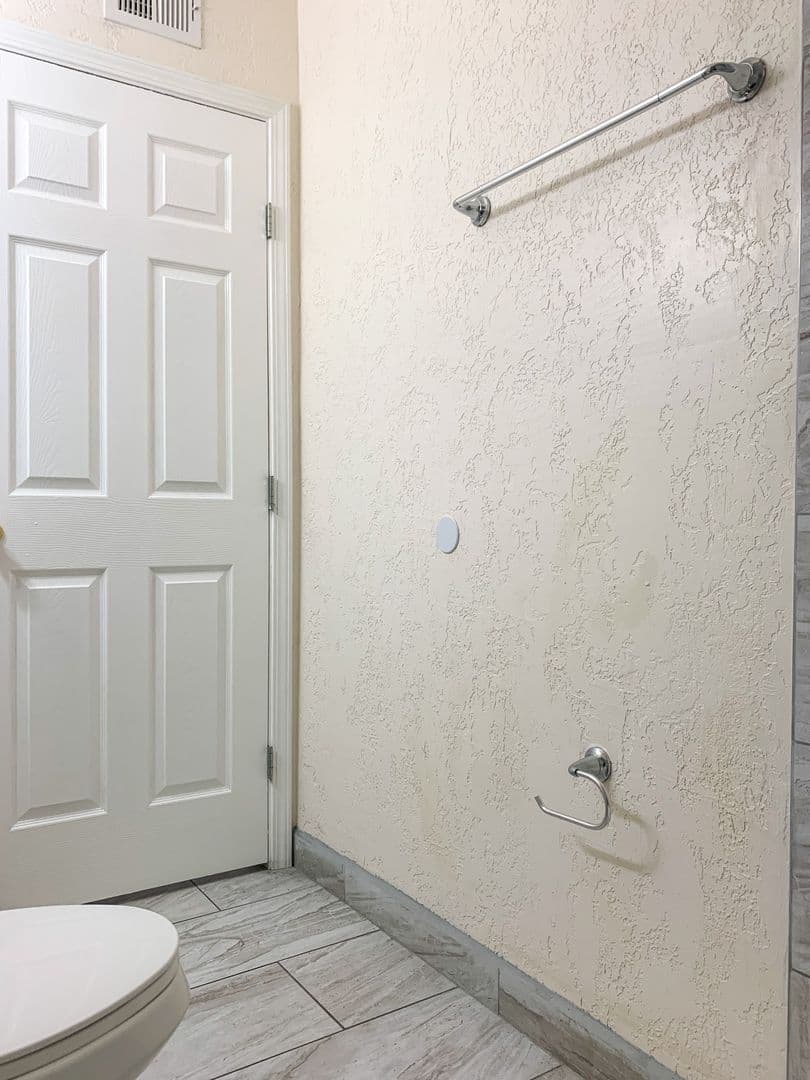 Albuquerque Apartment: 11122 Claremont & 11115 Cordova Ave NE
