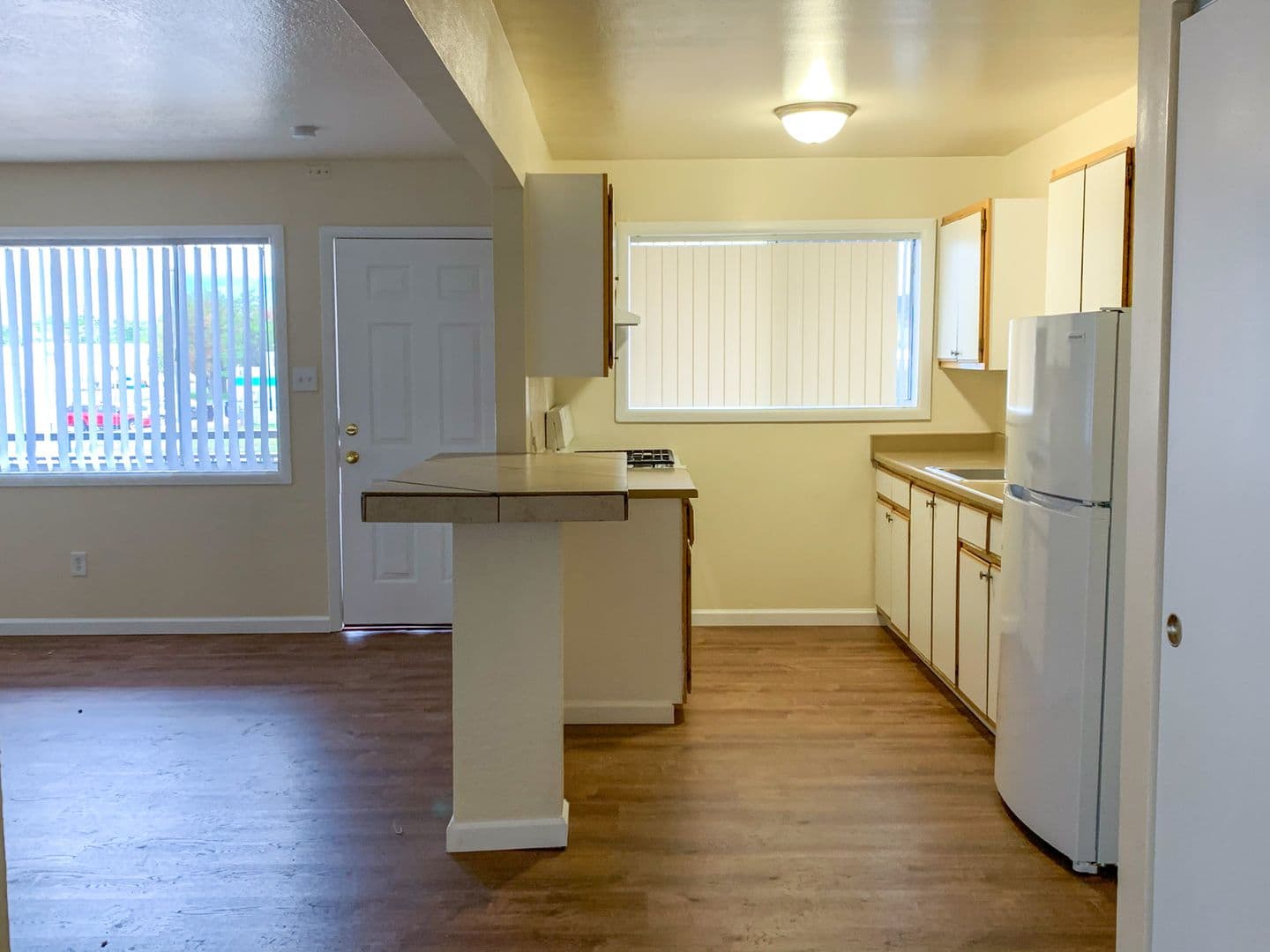 Albuquerque Apartment: 1015 Cardenas Dr. SE