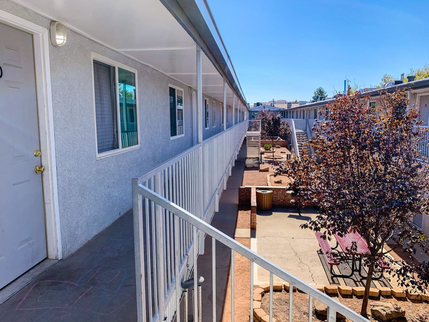 Albuquerque Apartment: 900 Valencia Dr. SE