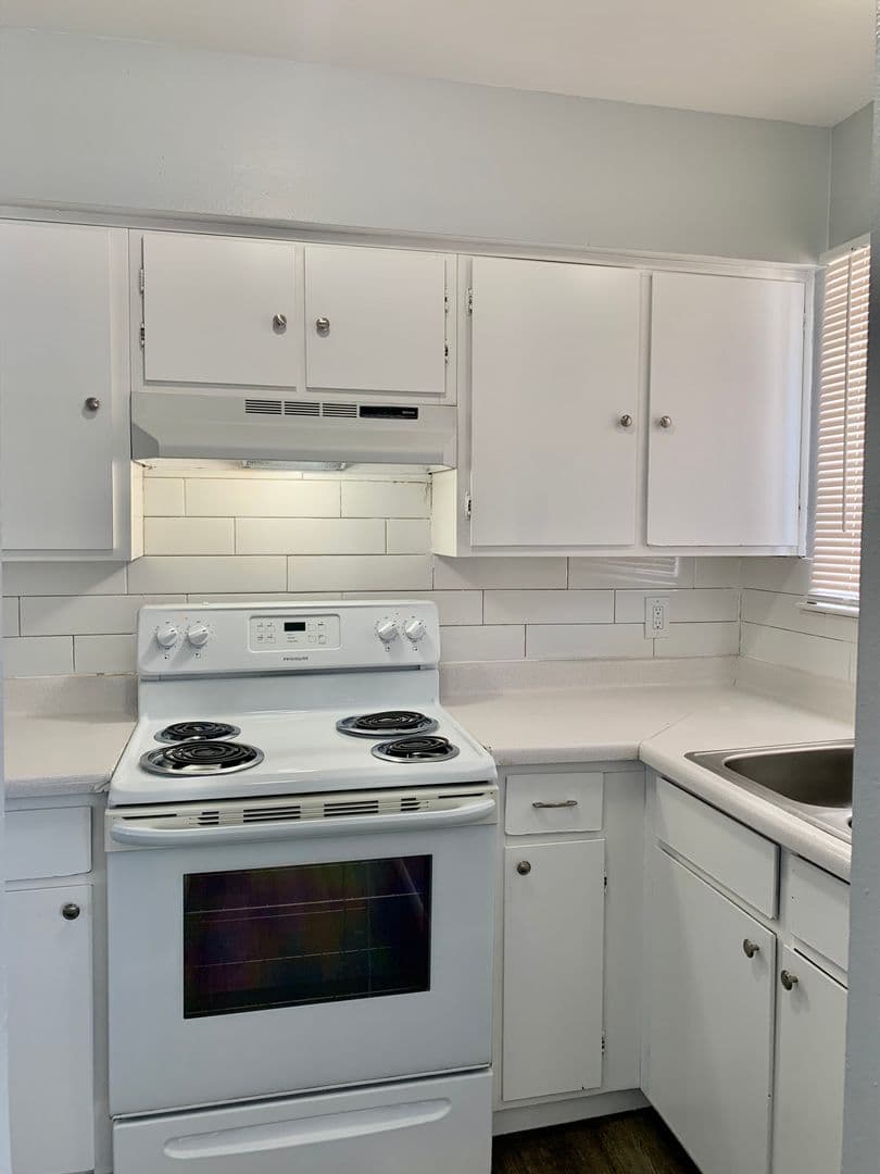 Albuquerque Apartment: 444 Florida St SE