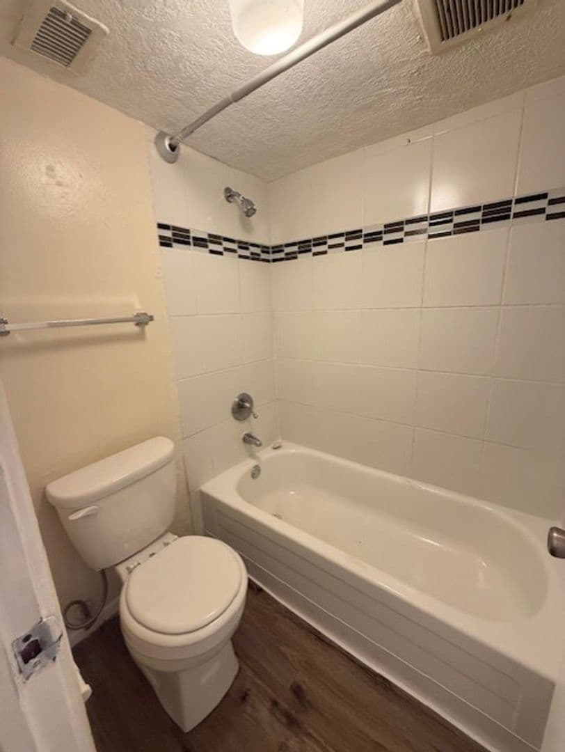 Albuquerque Apartment: 1033 Madeira Dr SE