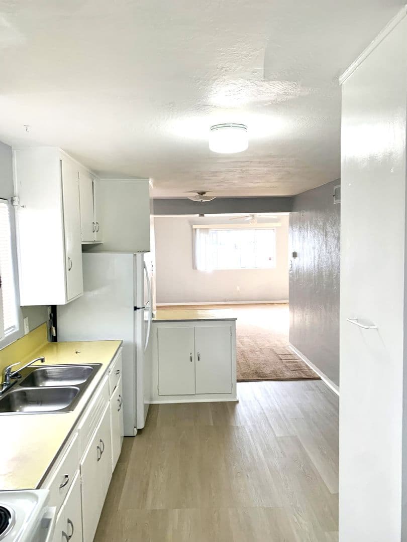 Albuquerque Apartment: 444 Florida St SE