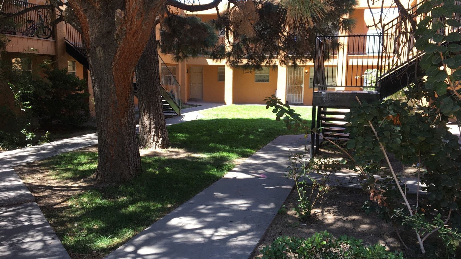 Albuquerque Apartment: 8201 Marquette Ave NE