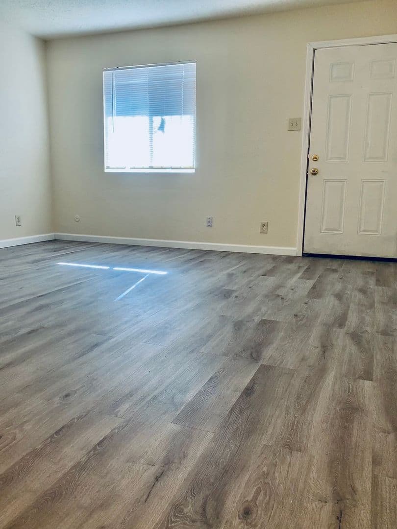 Albuquerque Apartment: 220-226 Charleston St. NE