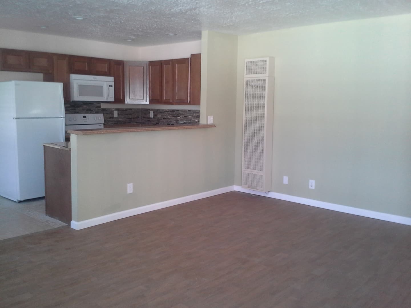 Albuquerque Apartment: 900 Valencia Dr. SE