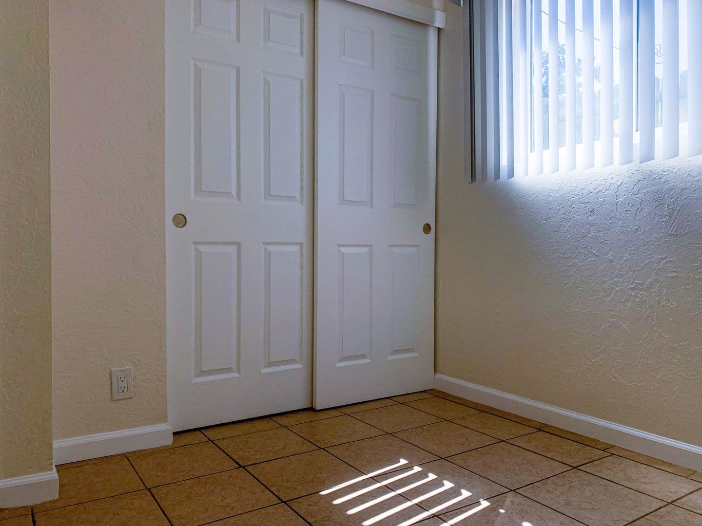 Albuquerque Apartment: 11122 Claremont & 11115 Cordova Ave NE