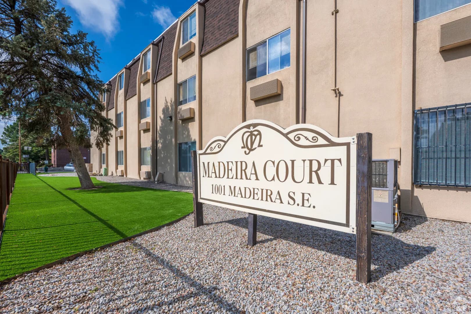 Albuquerque Apartment: 1001 Madeira Dr. SE