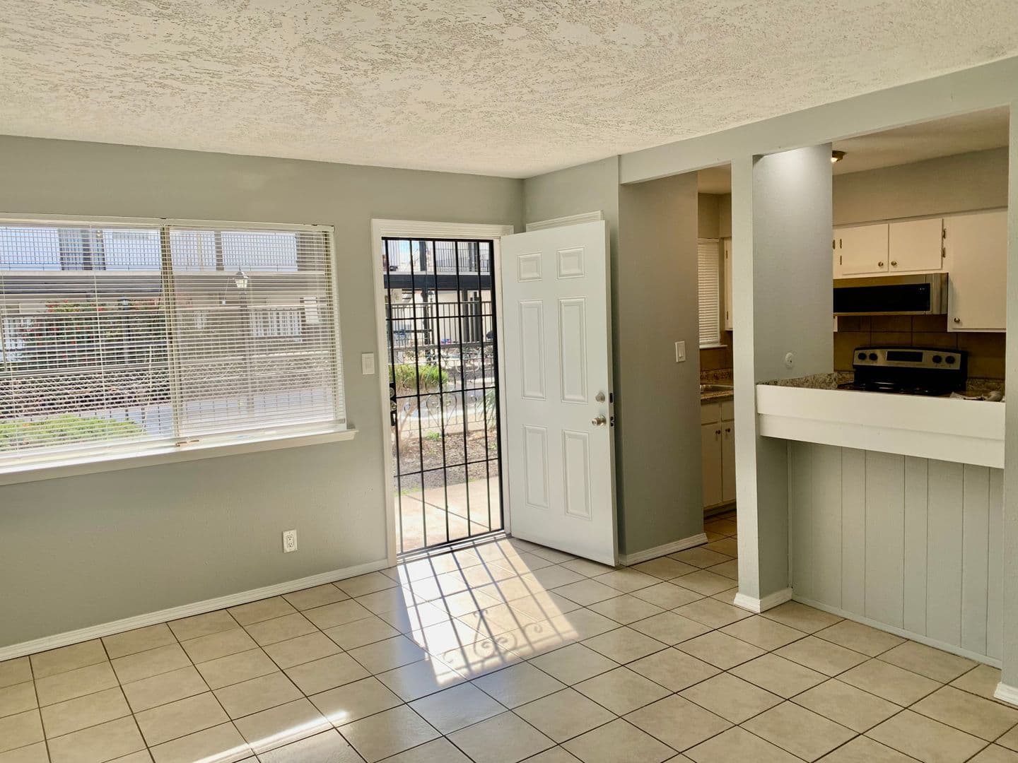 Albuquerque Apartment: 444 Florida St SE