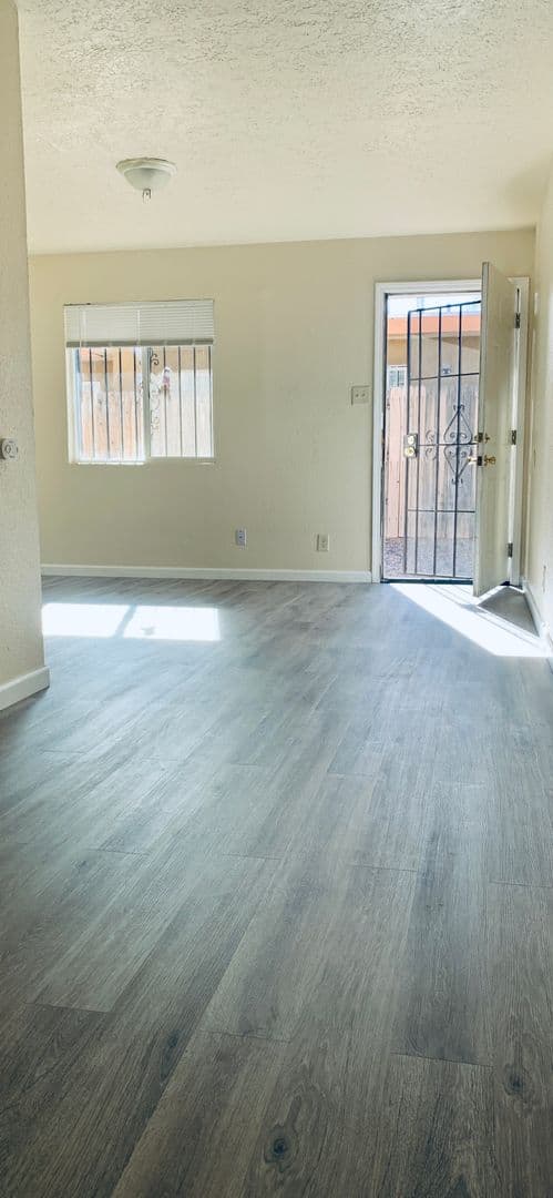 Albuquerque Apartment: 220-226 Charleston St. NE