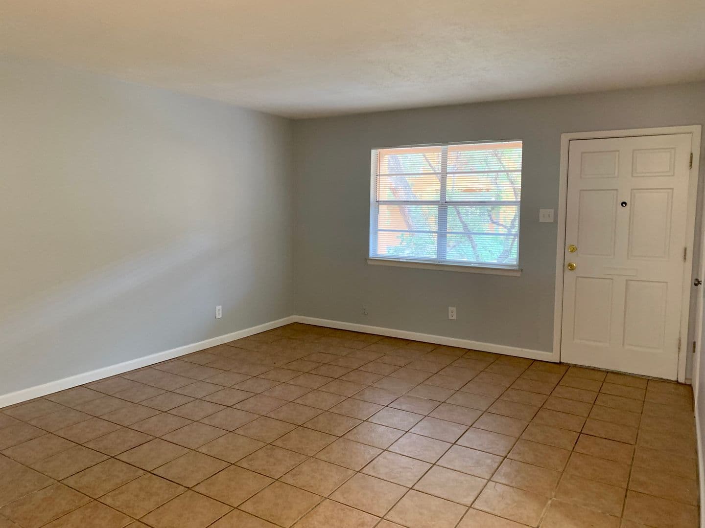 Albuquerque Apartment: 8201 Marquette Ave NE