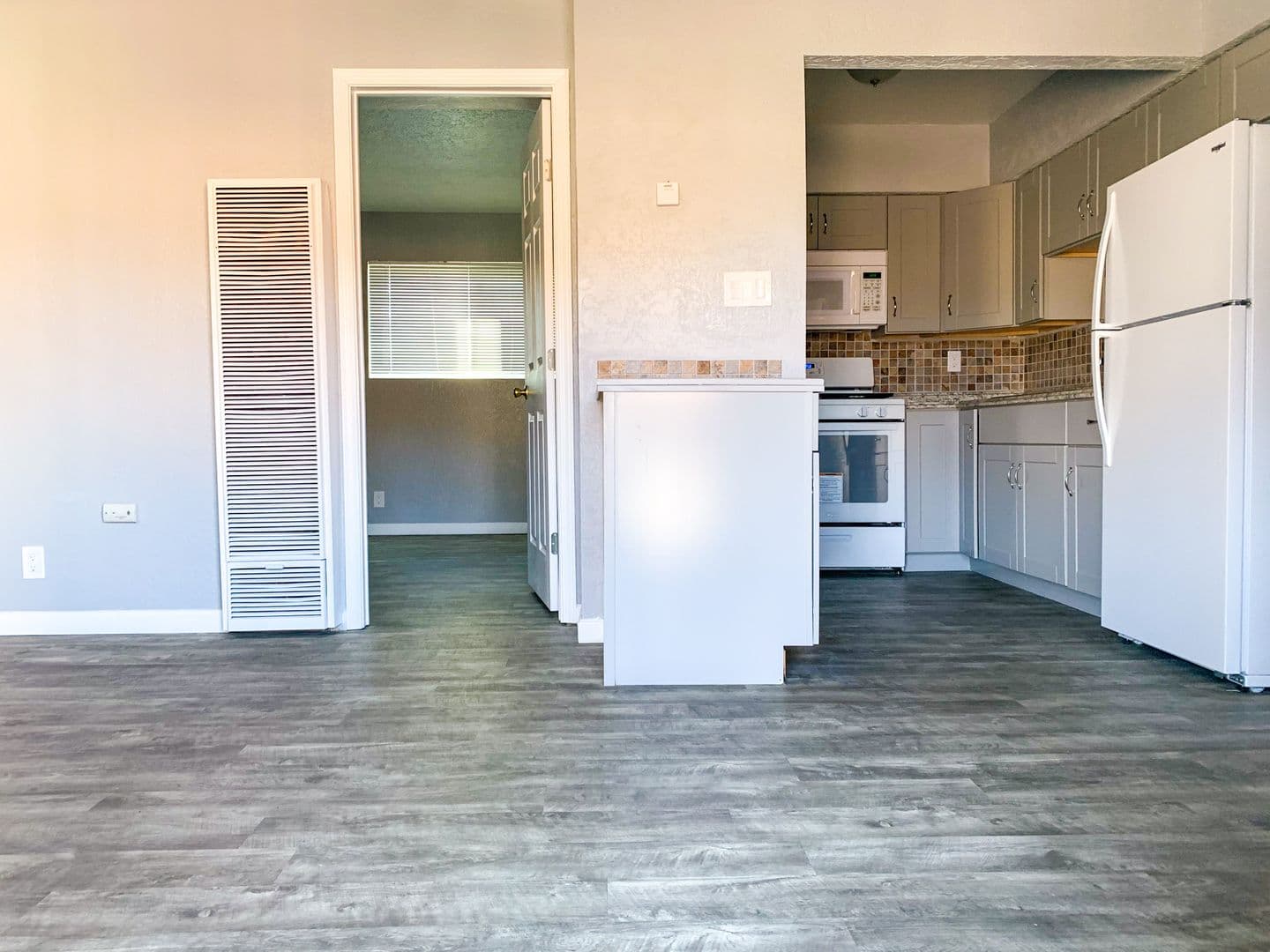 Albuquerque Apartment: 11122 Claremont & 11115 Cordova Ave NE