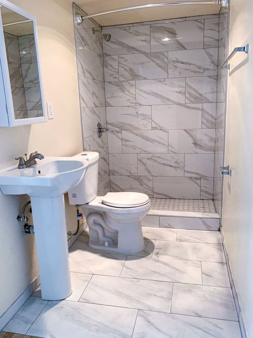 Albuquerque Apartment: 520 Ortiz Dr. SE