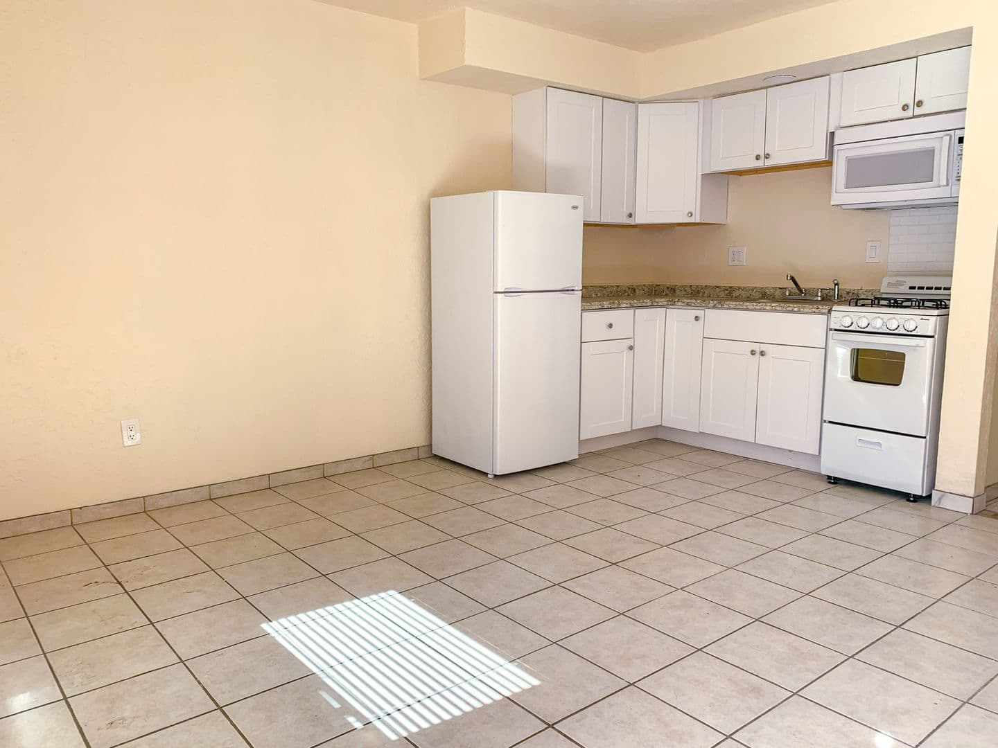 Albuquerque Apartment: 520 Ortiz Dr. SE