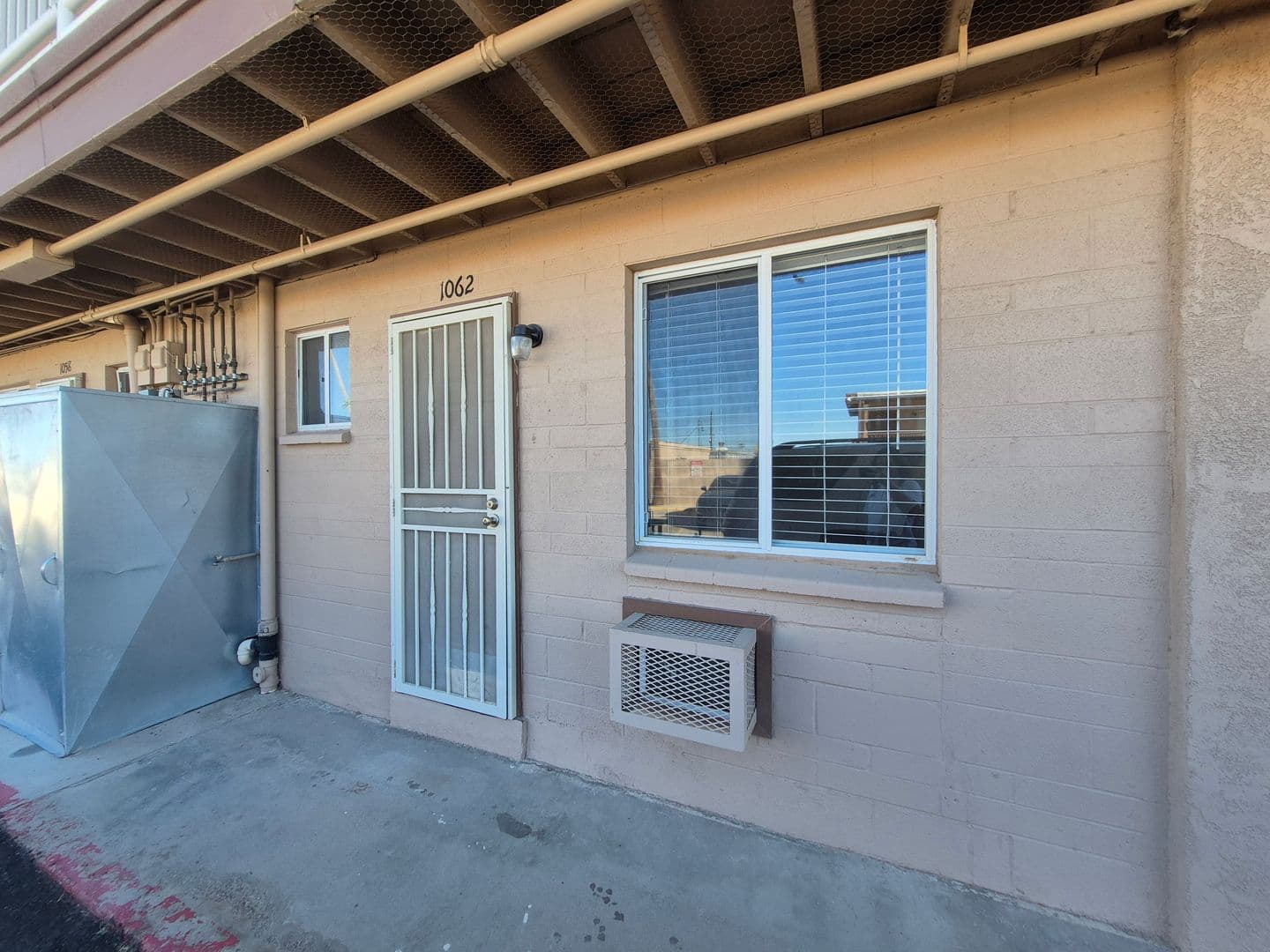 Yuma Apartment: 1056 S 10th Ave