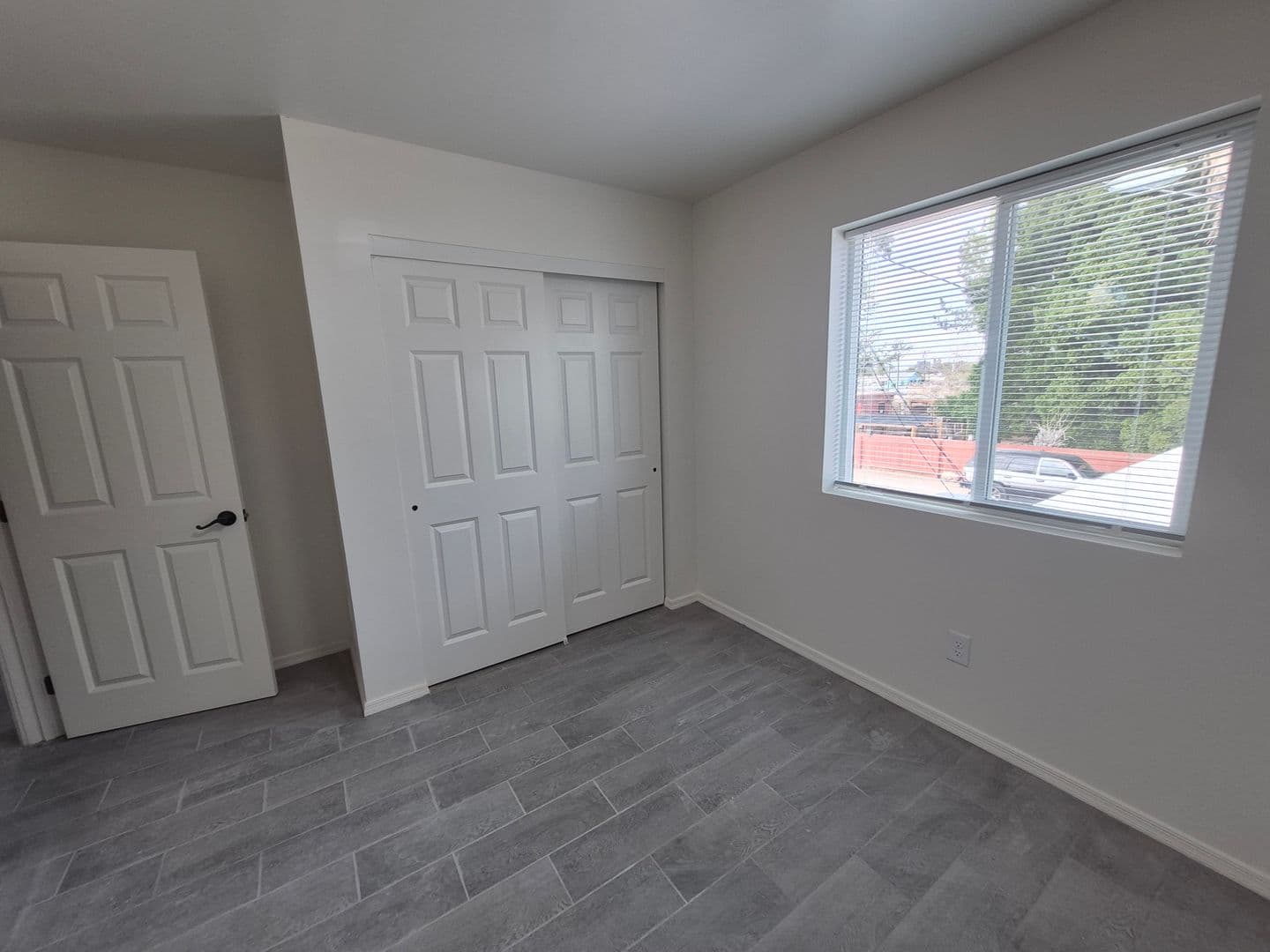 Yuma Apartment: 253 S. 17th Ave