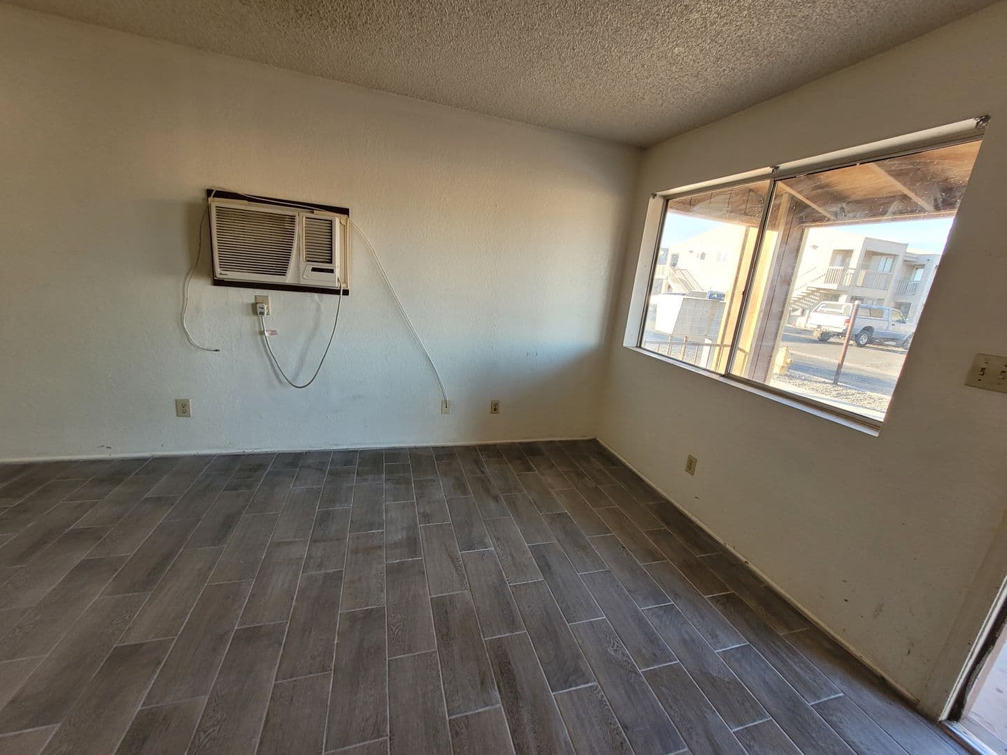 Yuma Apartment: 1860 S 3rd Ave