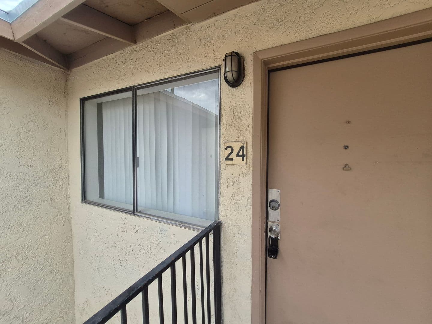 Yuma Apartment: 266 S 6th Ave