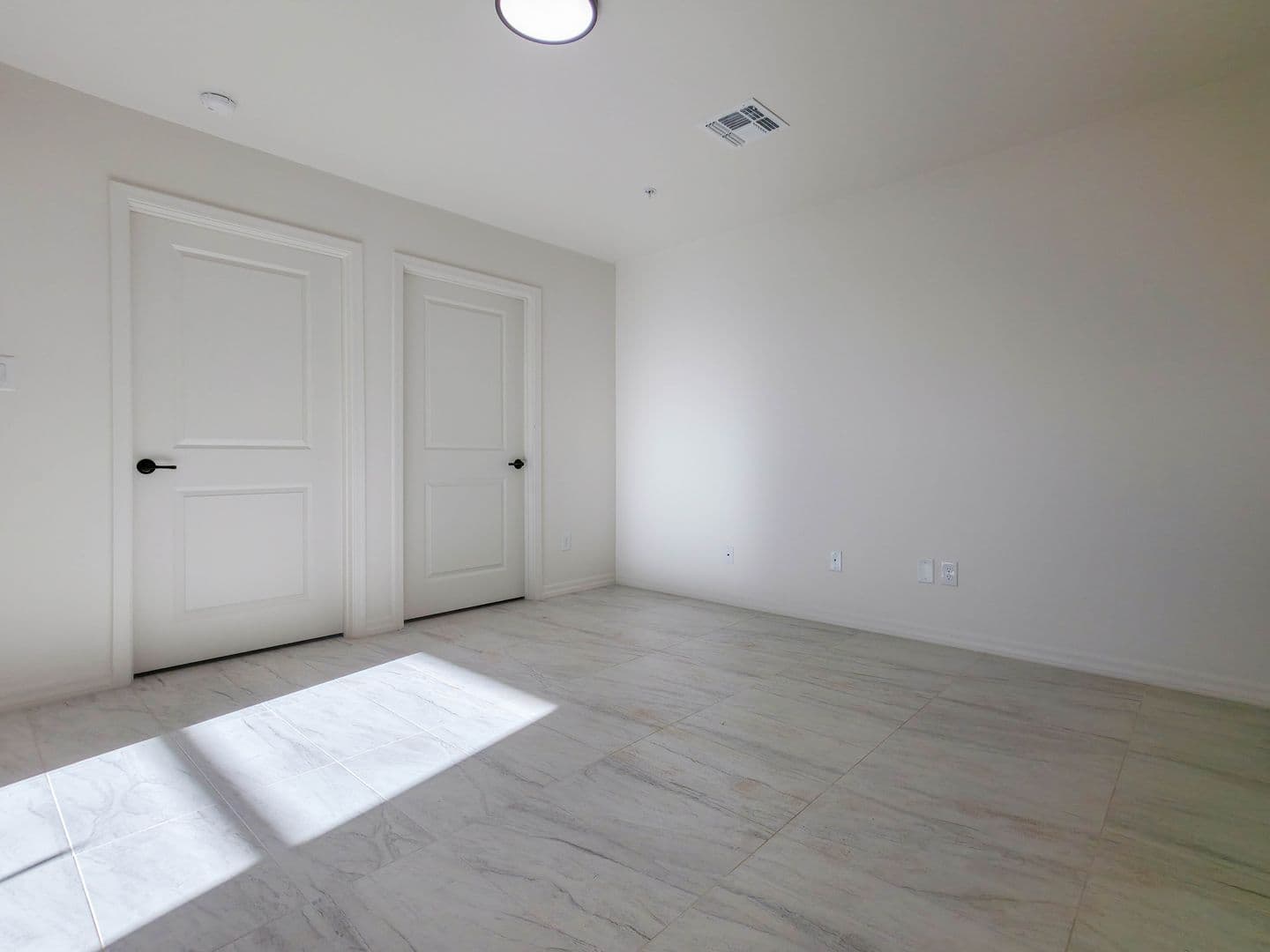 Yuma Apartment: 270 S 3rd Ave
