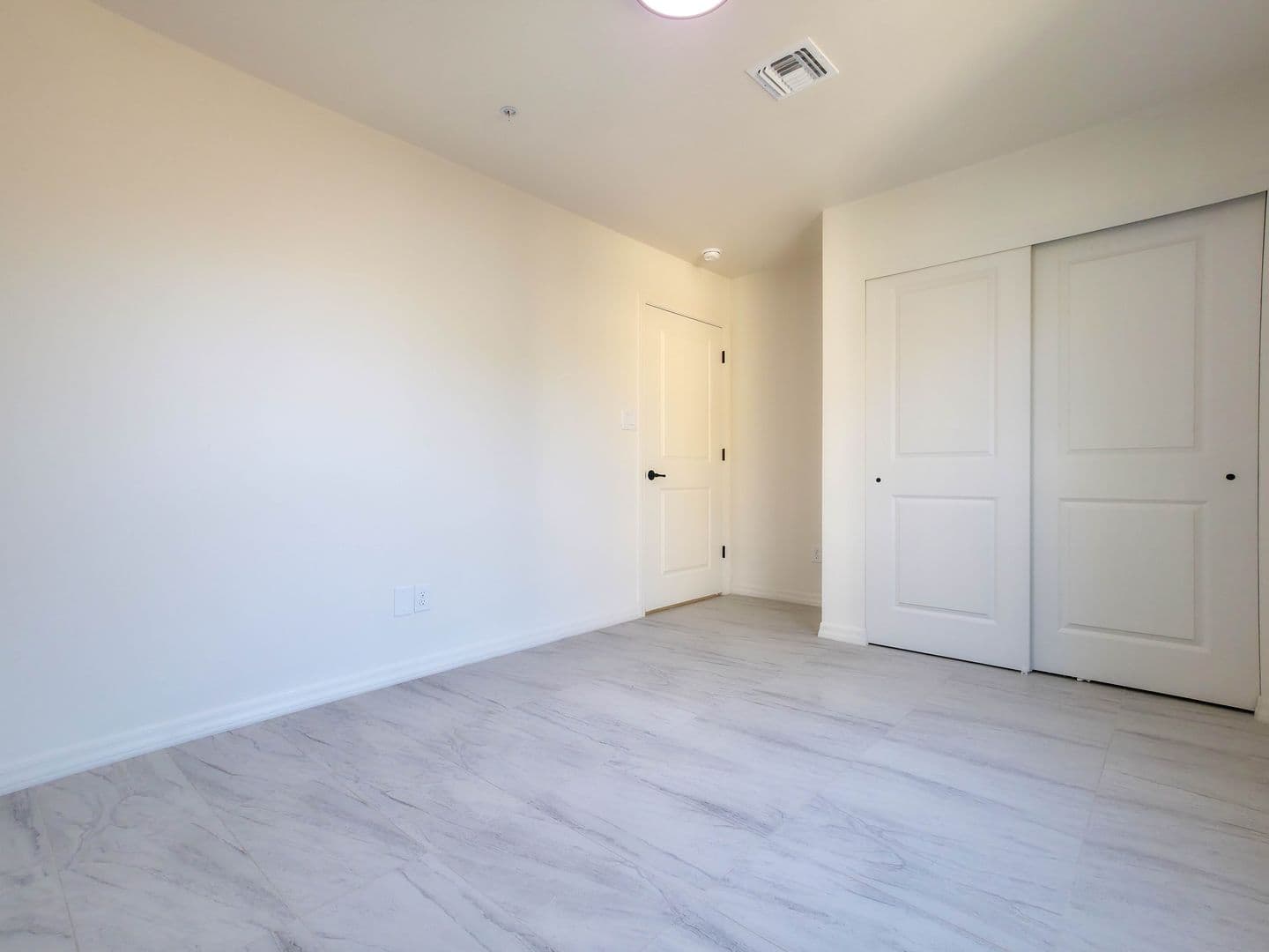Yuma Apartment: 270 S 3rd Ave