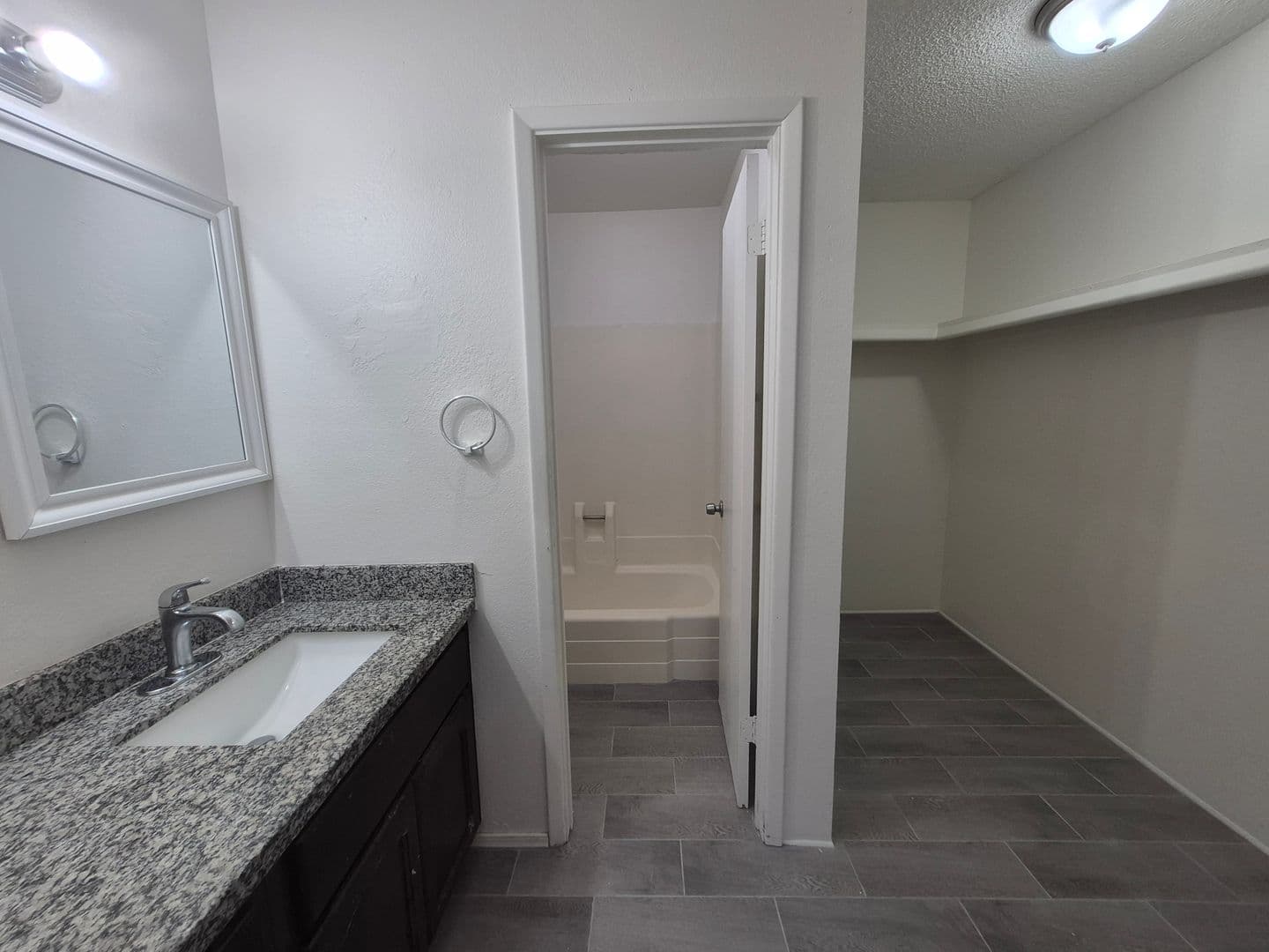 Yuma Apartment: 1860 S 3rd Ave