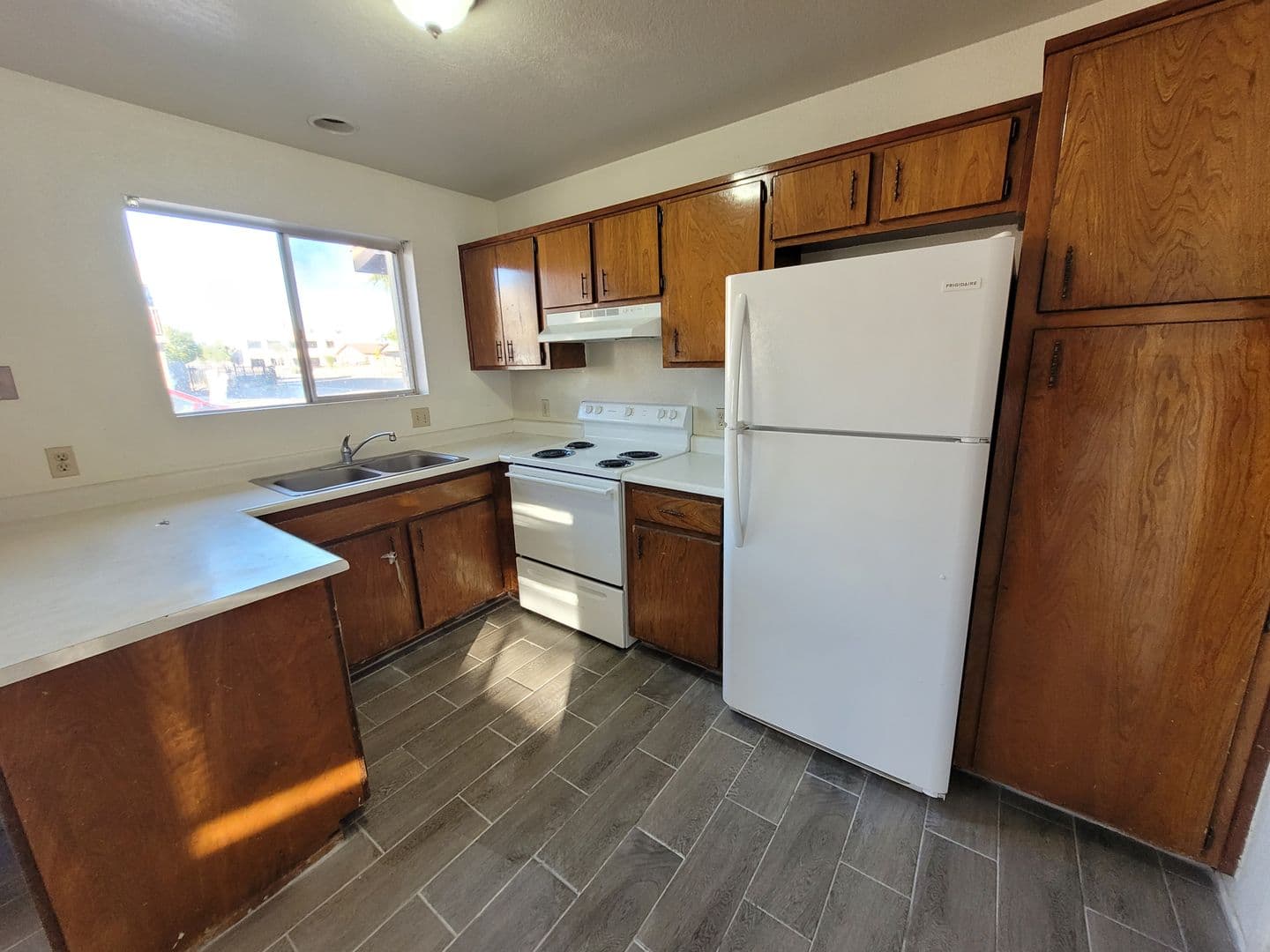 Yuma Apartment: 1860 S 3rd Ave