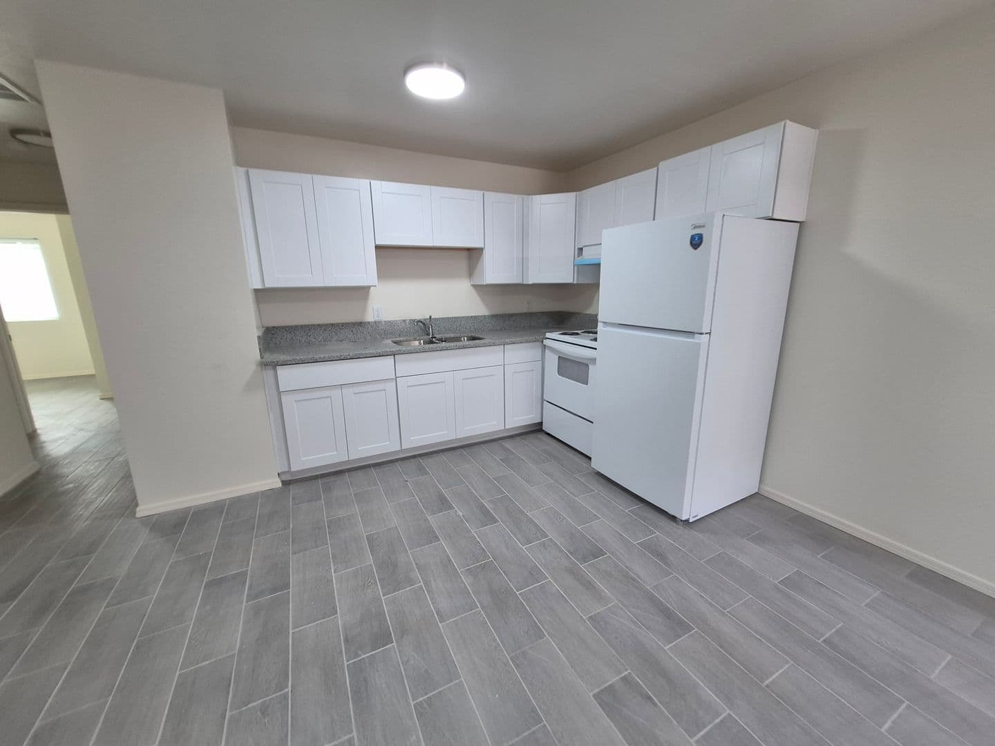 Yuma Apartment: 253 S. 17th Ave