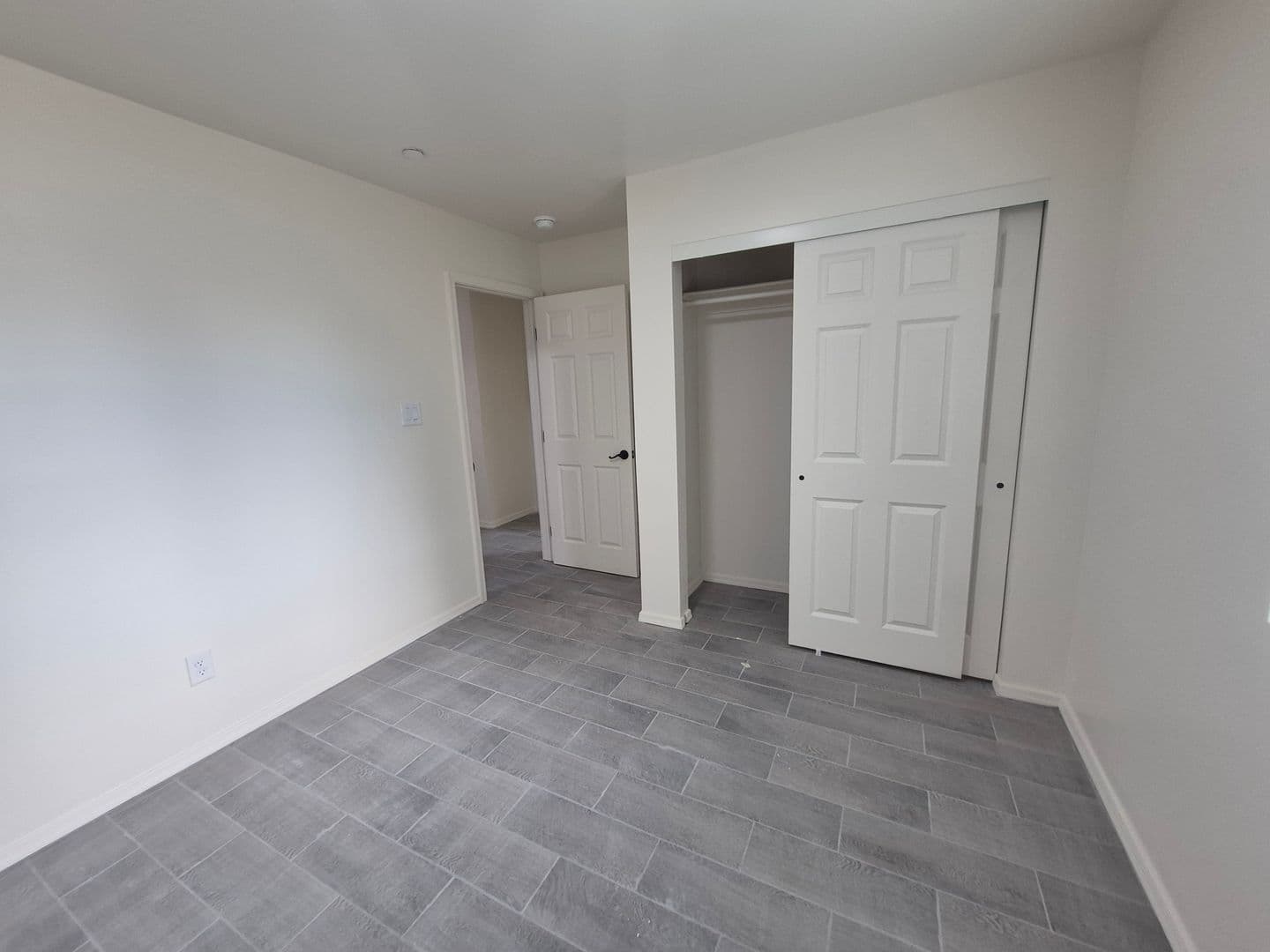 Yuma Apartment: 253 S. 17th Ave