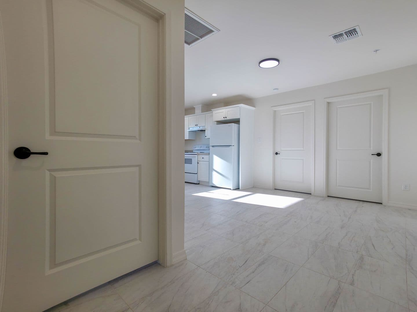 Yuma Apartment: 270 S 3rd Ave