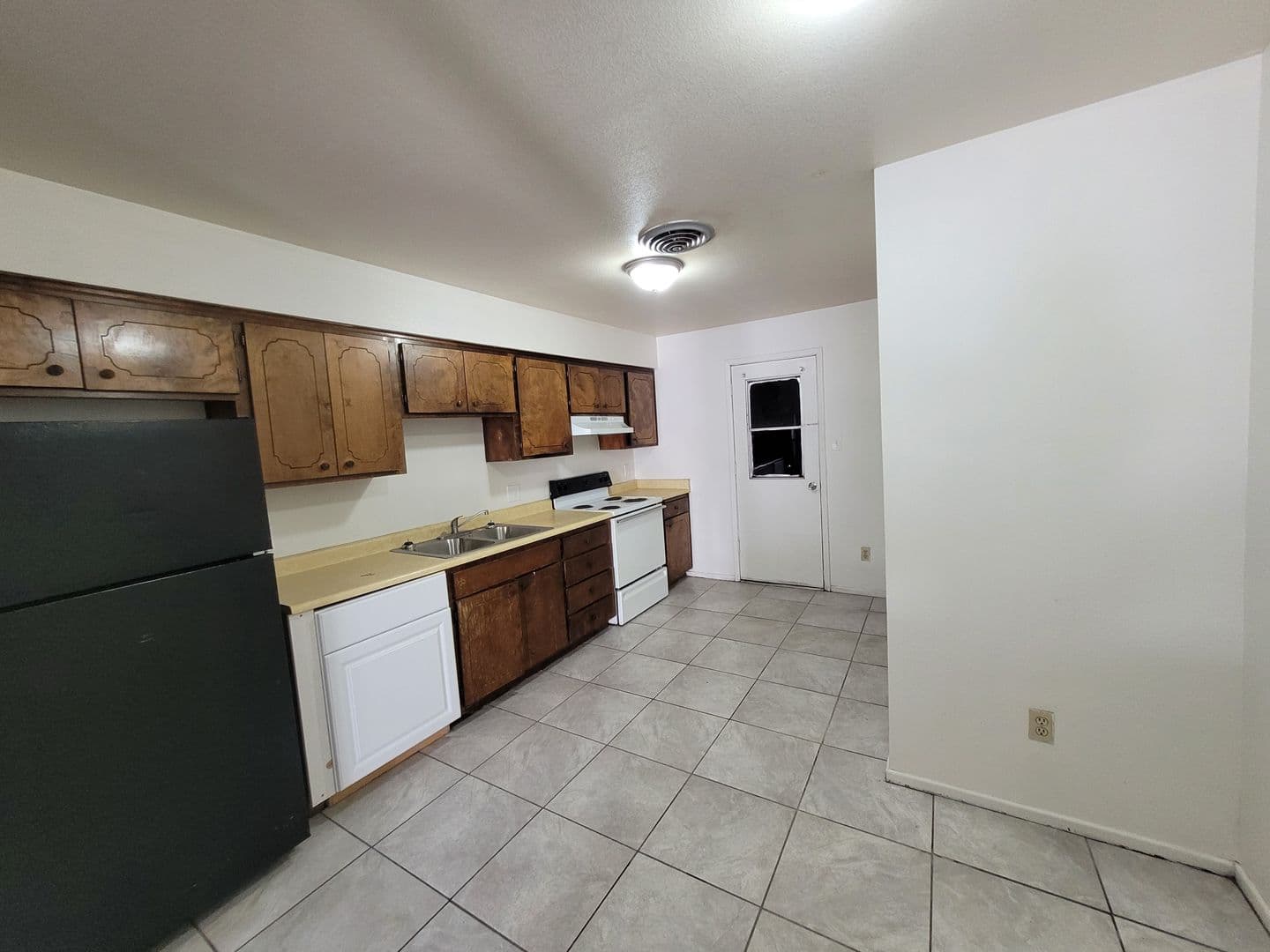 Yuma Apartment: 2820 S. 1st Ave.