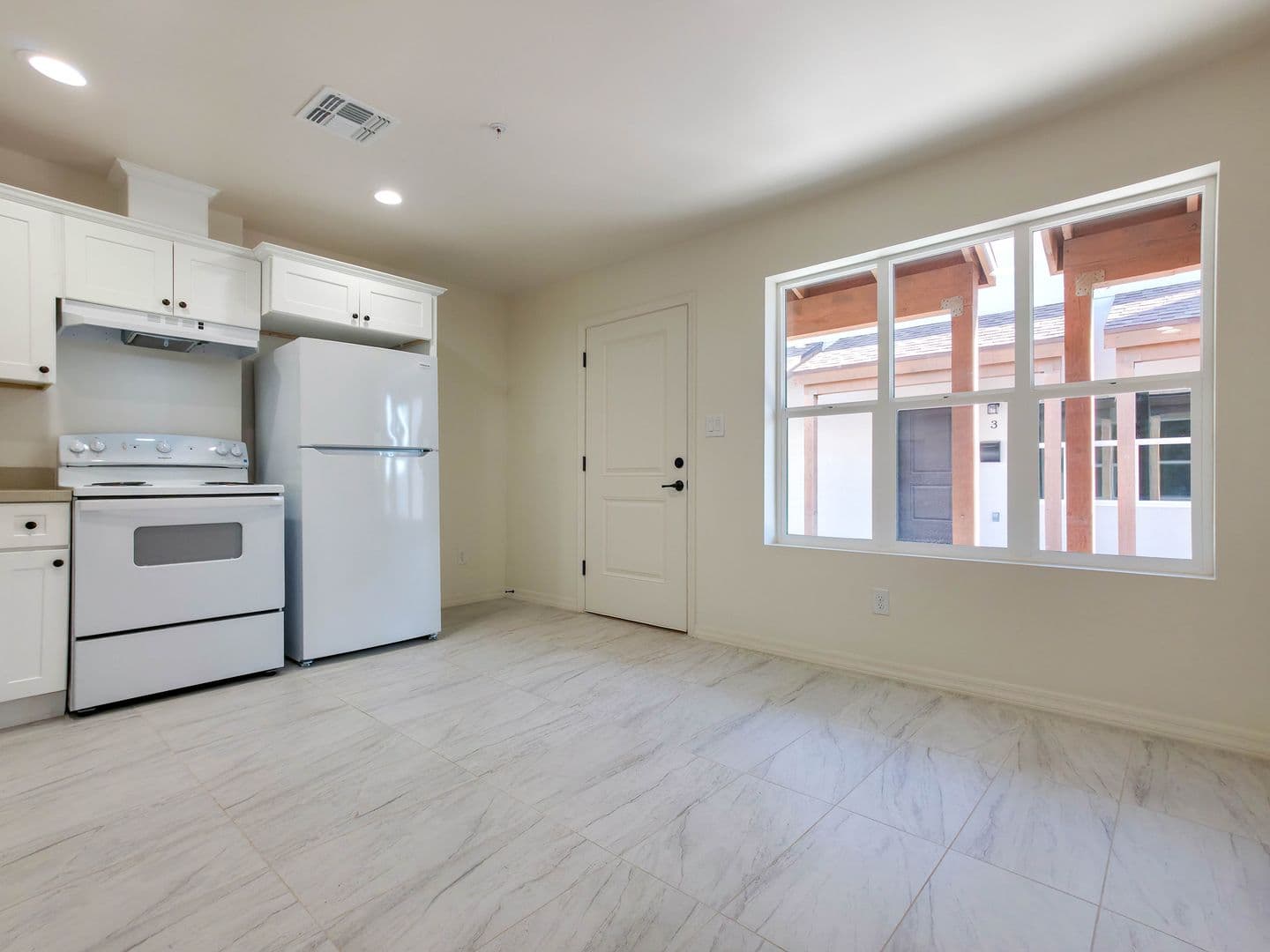 Yuma Apartment: 270 S 3rd Ave