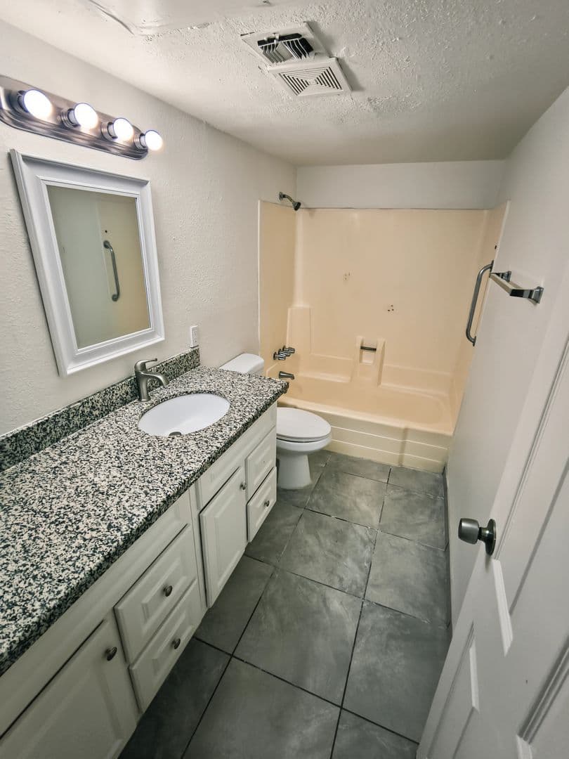 Yuma Apartment: 1280 W. 24th St.