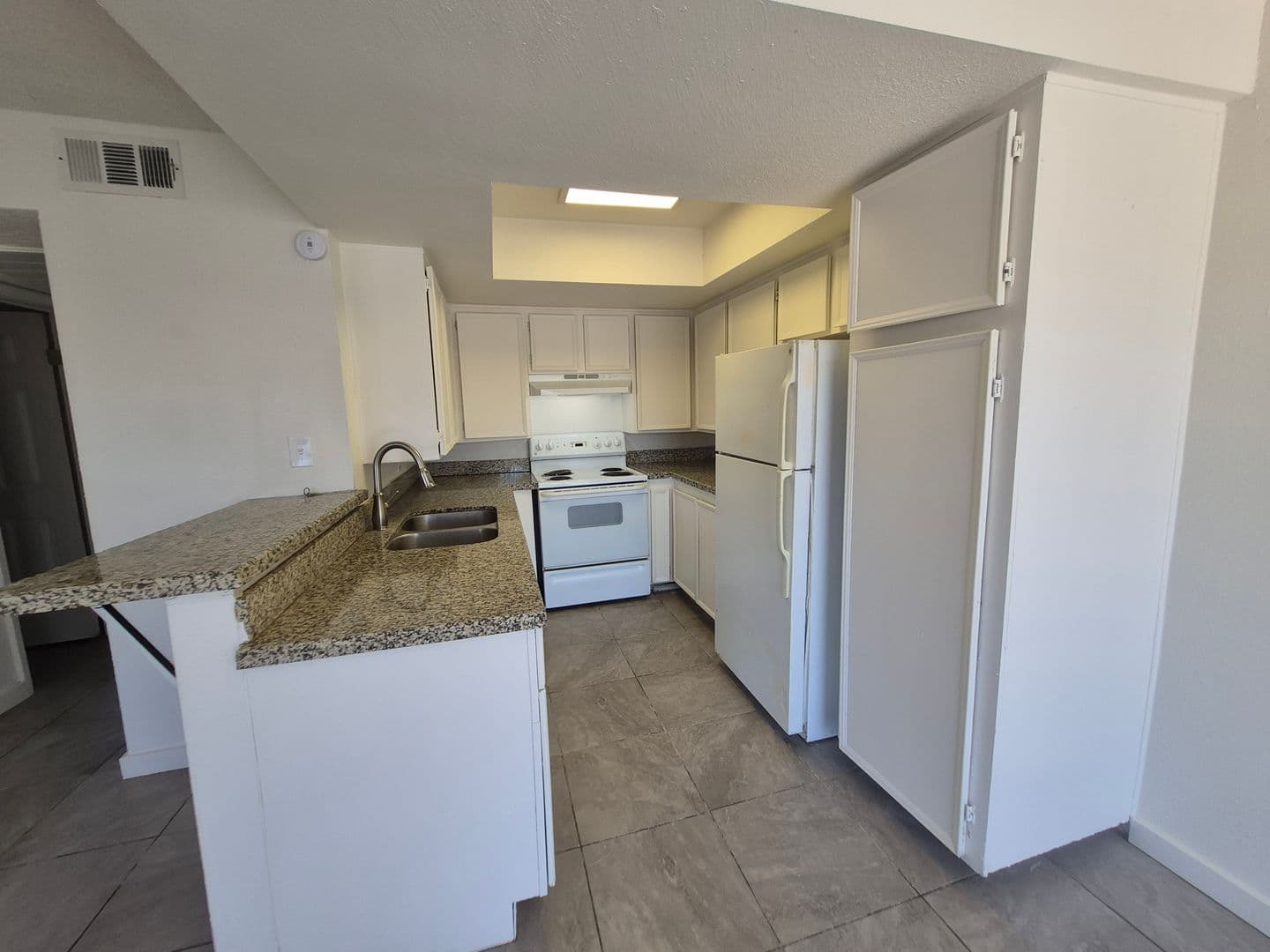 Yuma Apartment: 1280 W. 24th St.
