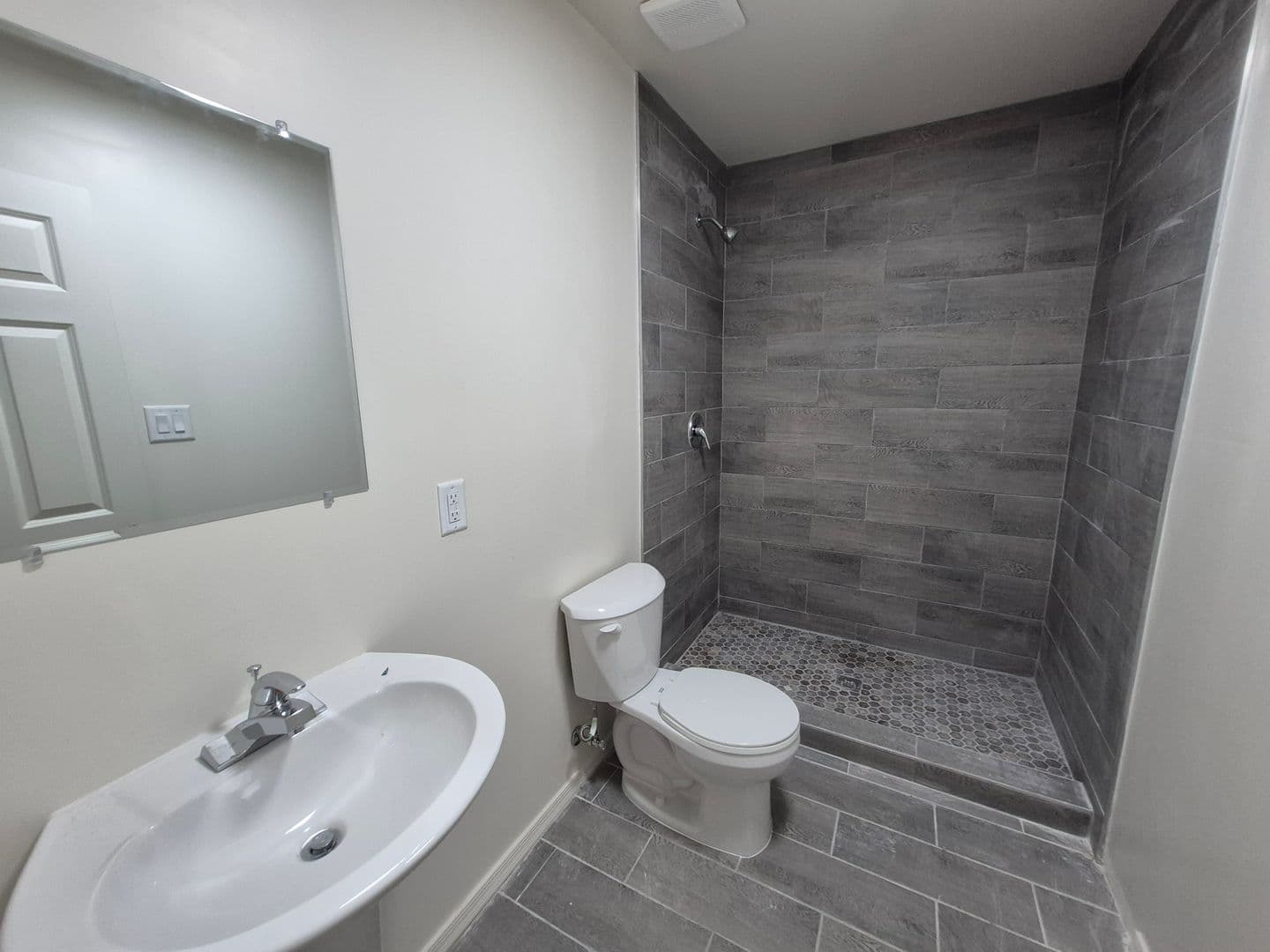 Yuma Apartment: 253 S. 17th Ave