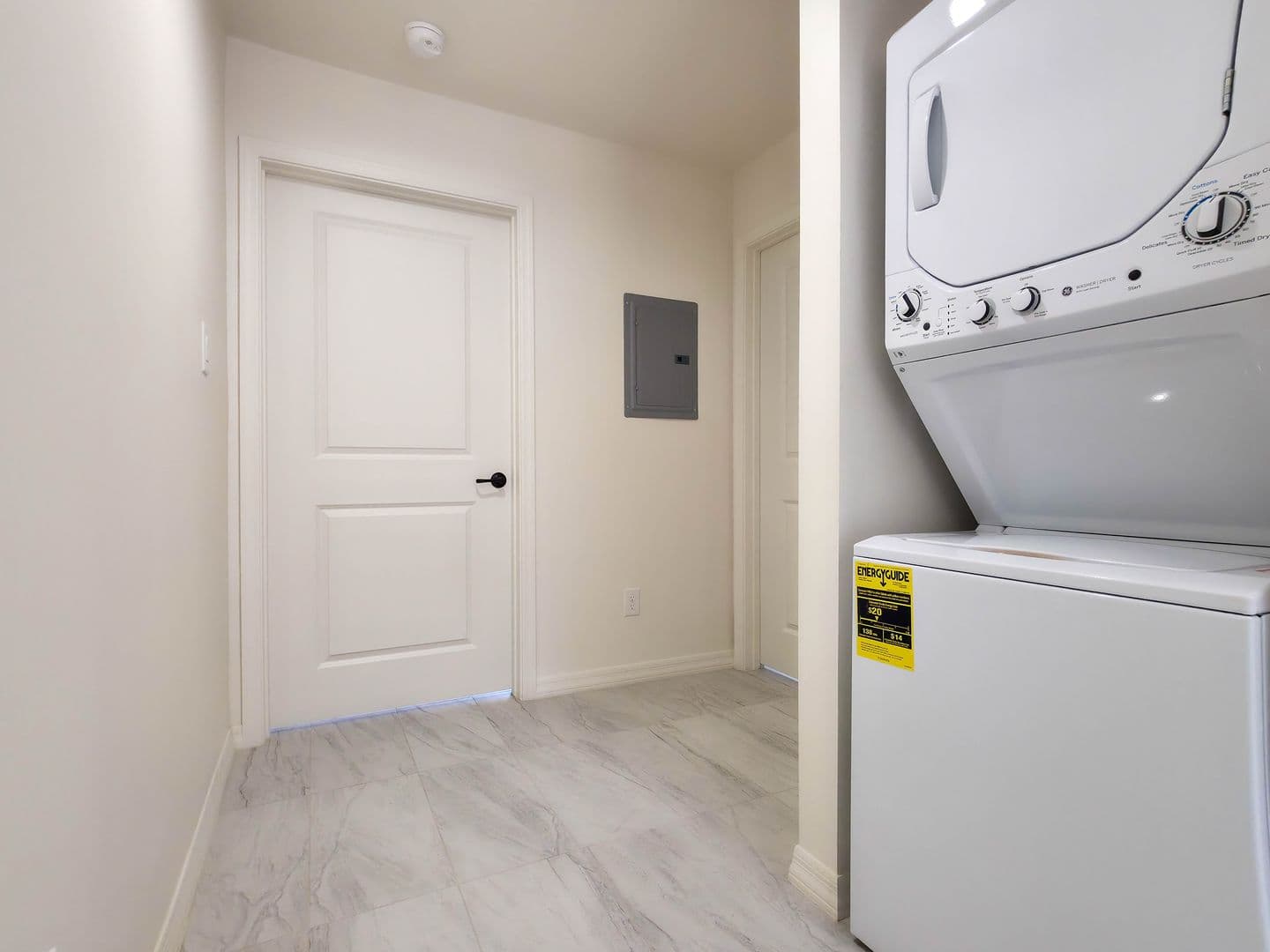 Yuma Apartment: 270 S 3rd Ave