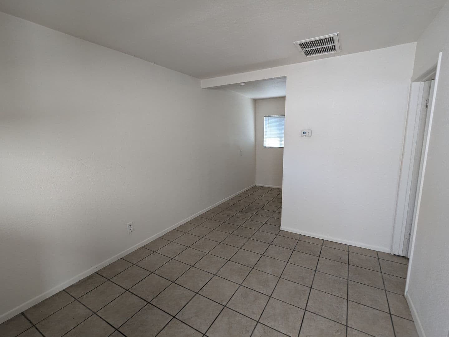 Yuma Apartment: 2430 S 5th Ave