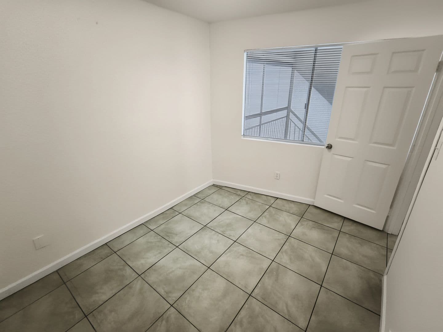 Yuma Apartment: 1280 W. 24th St.