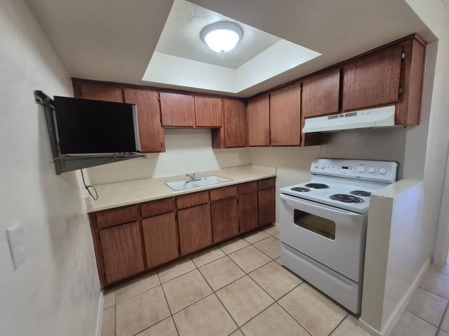 Yuma Apartment: 1056 S 10th Ave