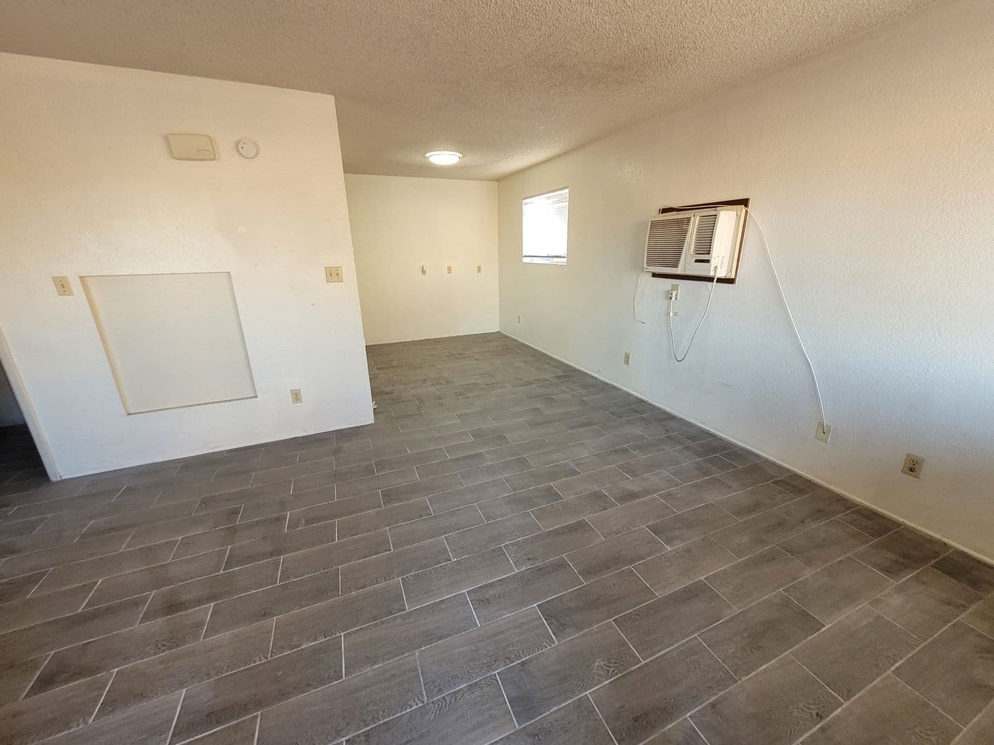 Yuma Apartment: 1860 S 3rd Ave