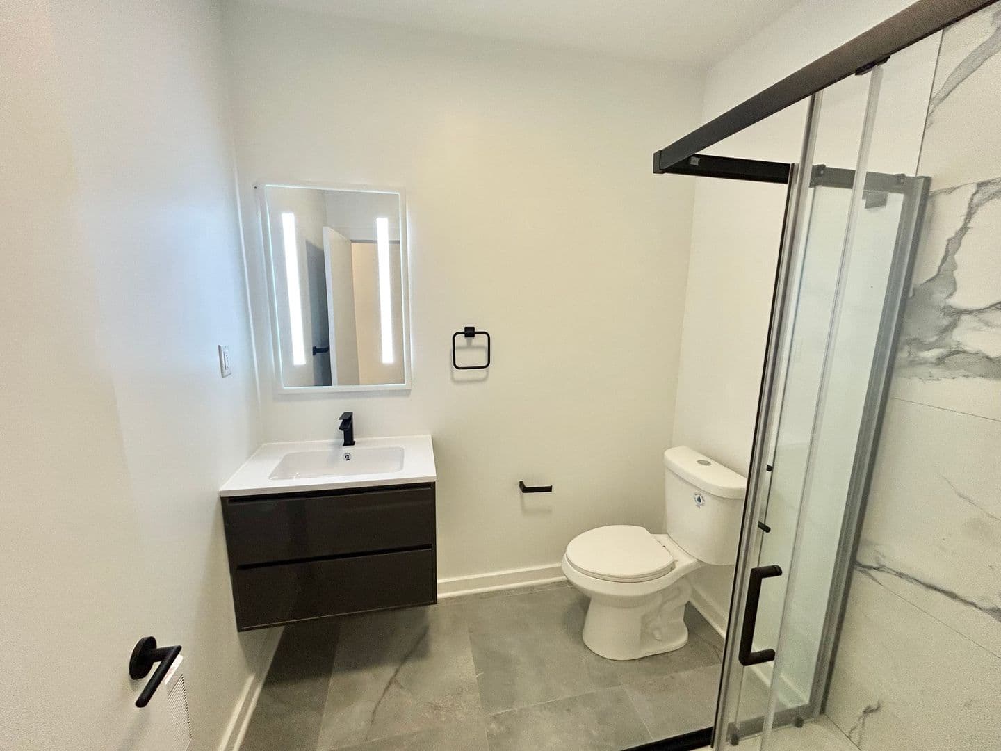 Philadelphia Apartment: 2725 W Girard Ave