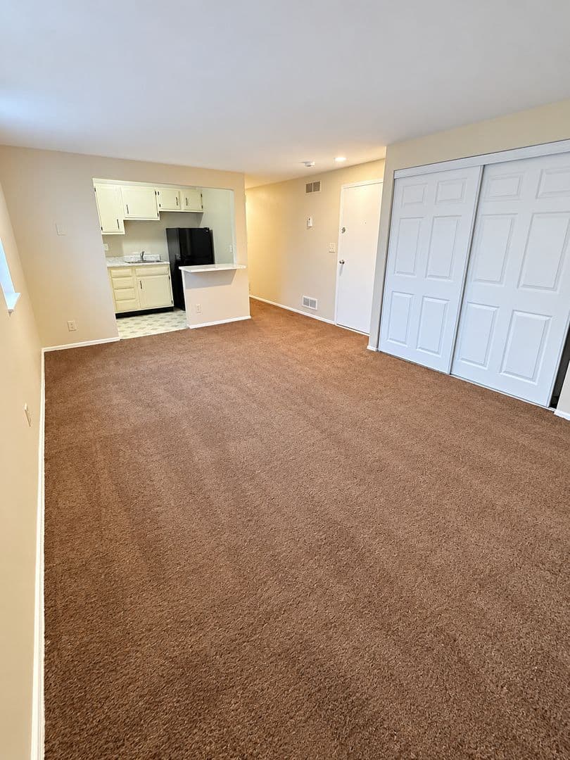 McKees Rocks Apartment: 321 Ella Street