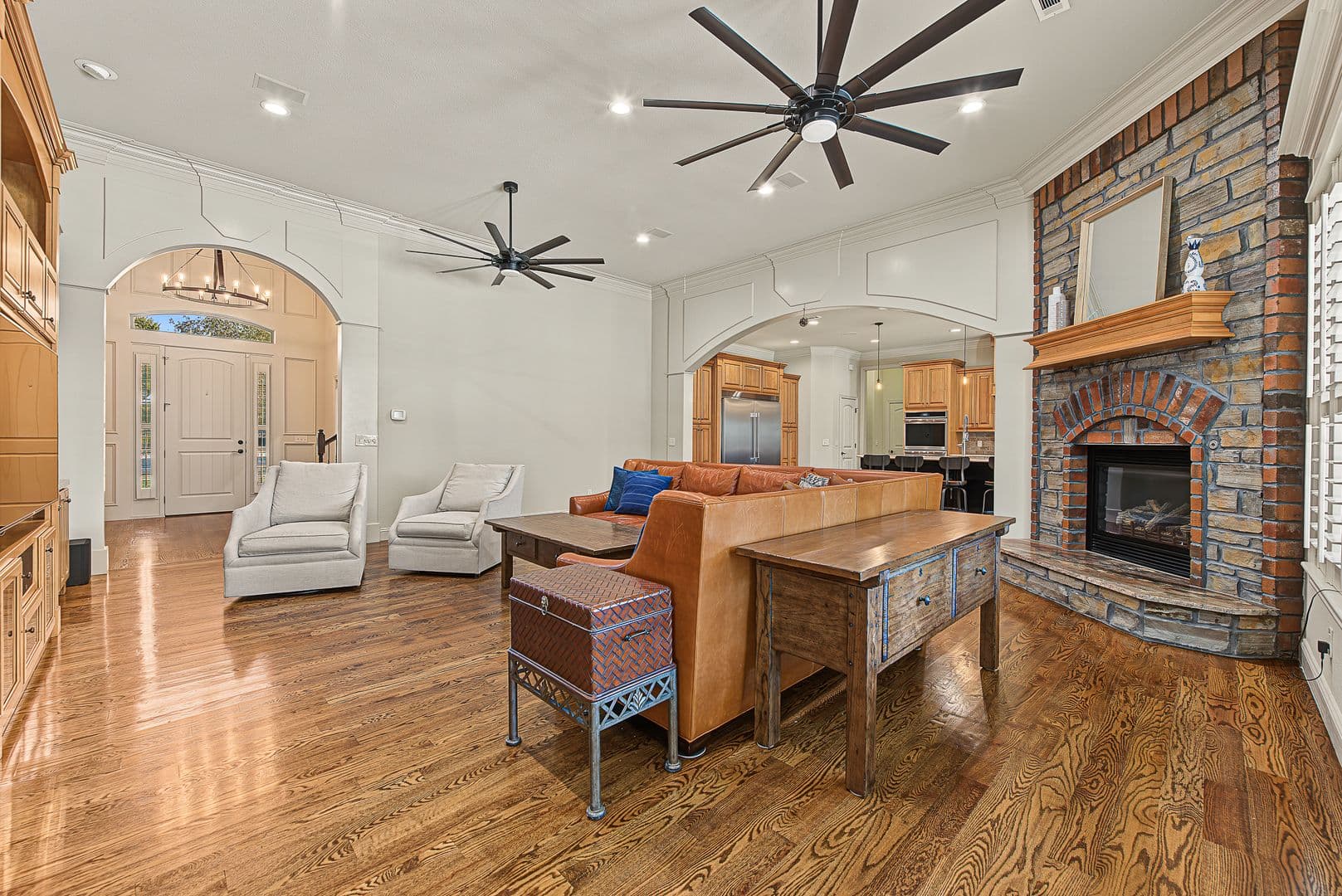 Springdale House: 6482 Wells Cir