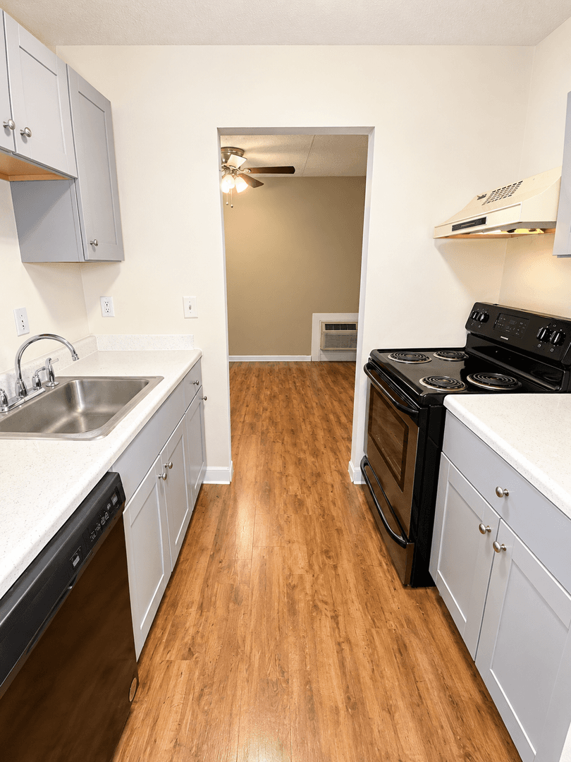 Carnegie Apartment: 711 Cubbage Street