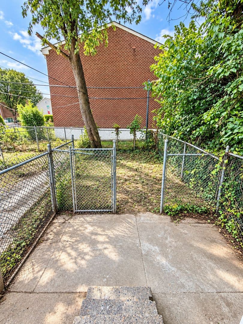 Philadelphia House: 1714 Meadow Street