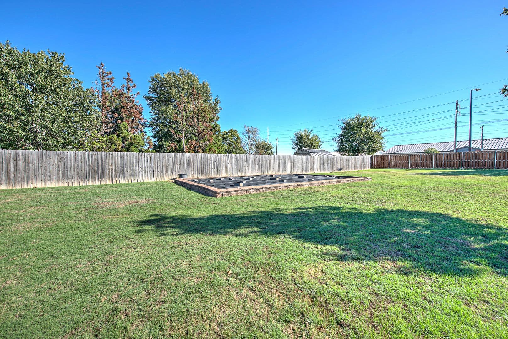 Springdale House: 6482 Wells Cir