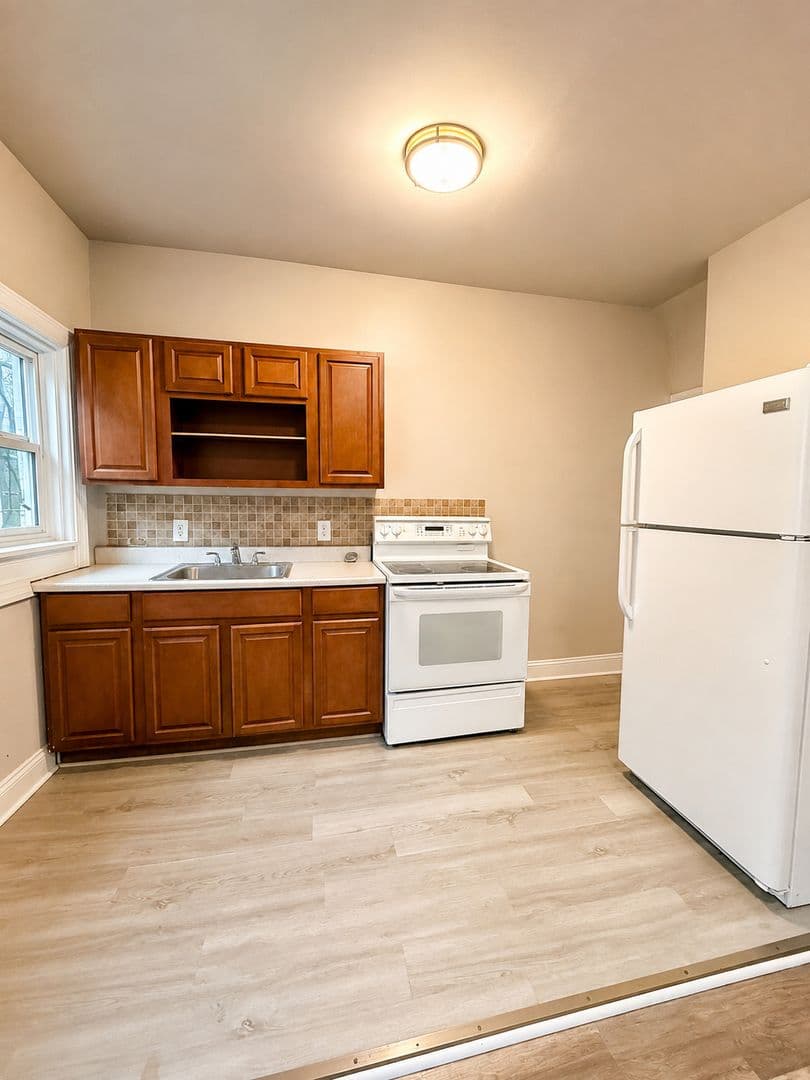 Philadelphia House: 5915 Irving Street