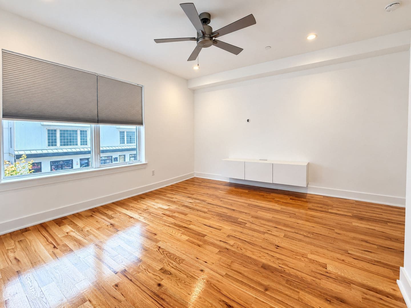 Philadelphia Apartment: 1422 Germantown Ave