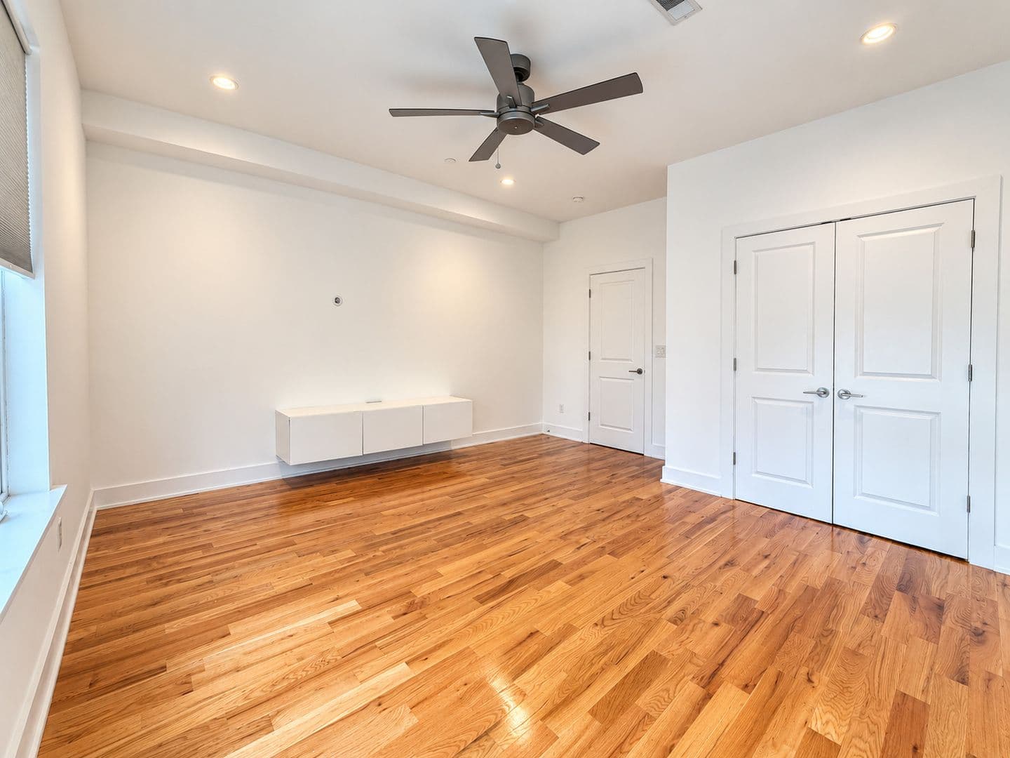 Philadelphia Apartment: 1422 Germantown Ave
