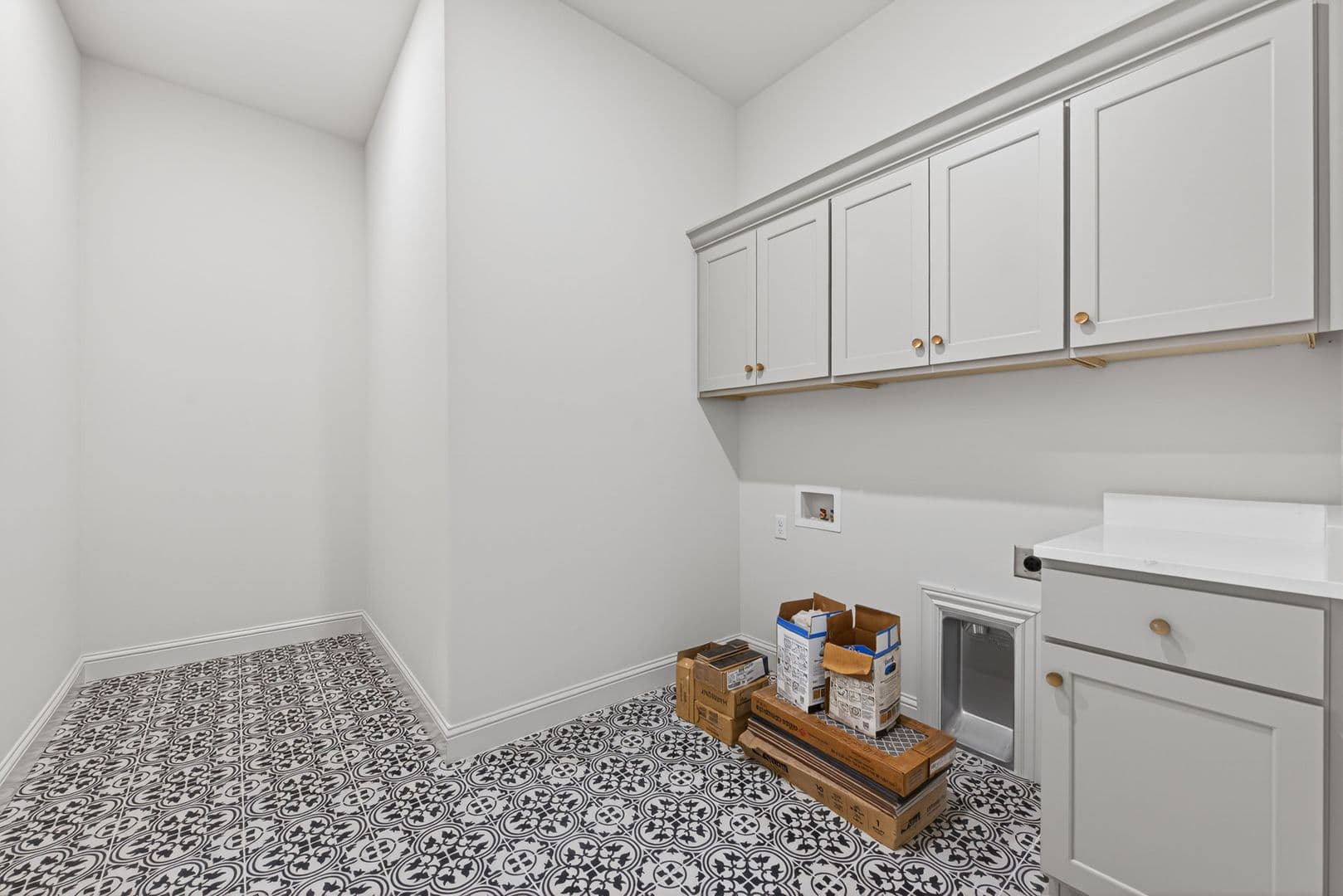 Bentonville House: 8900 W Comet Dr