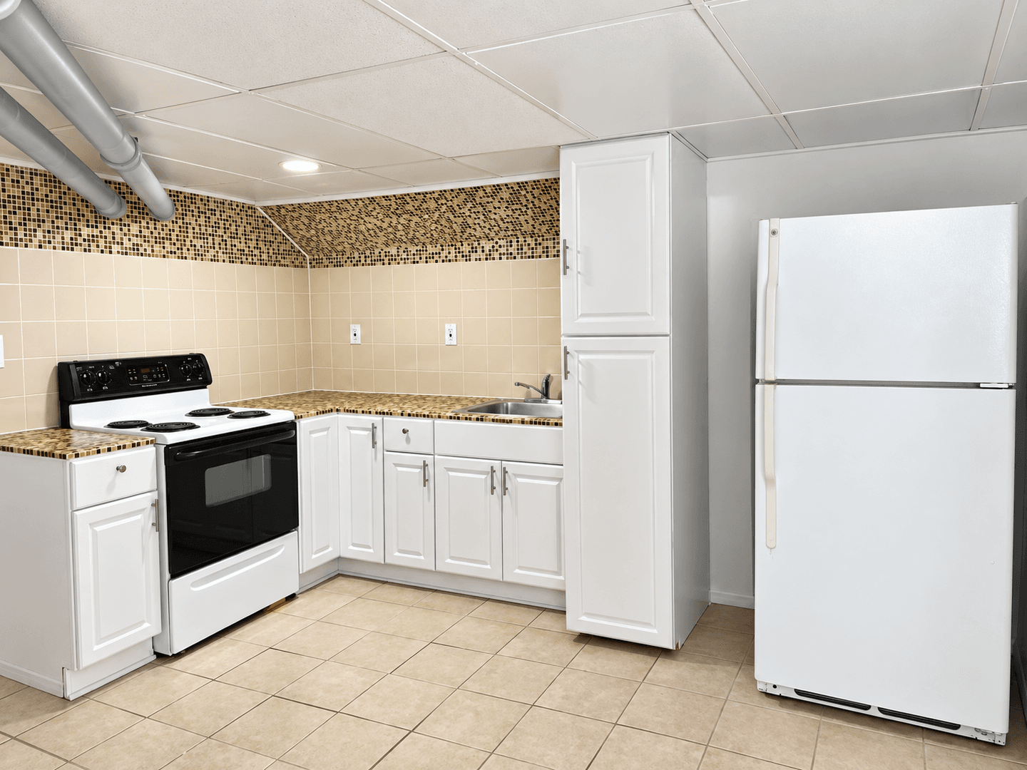 Philadelphia Apartment: 1458 Rosalie St.