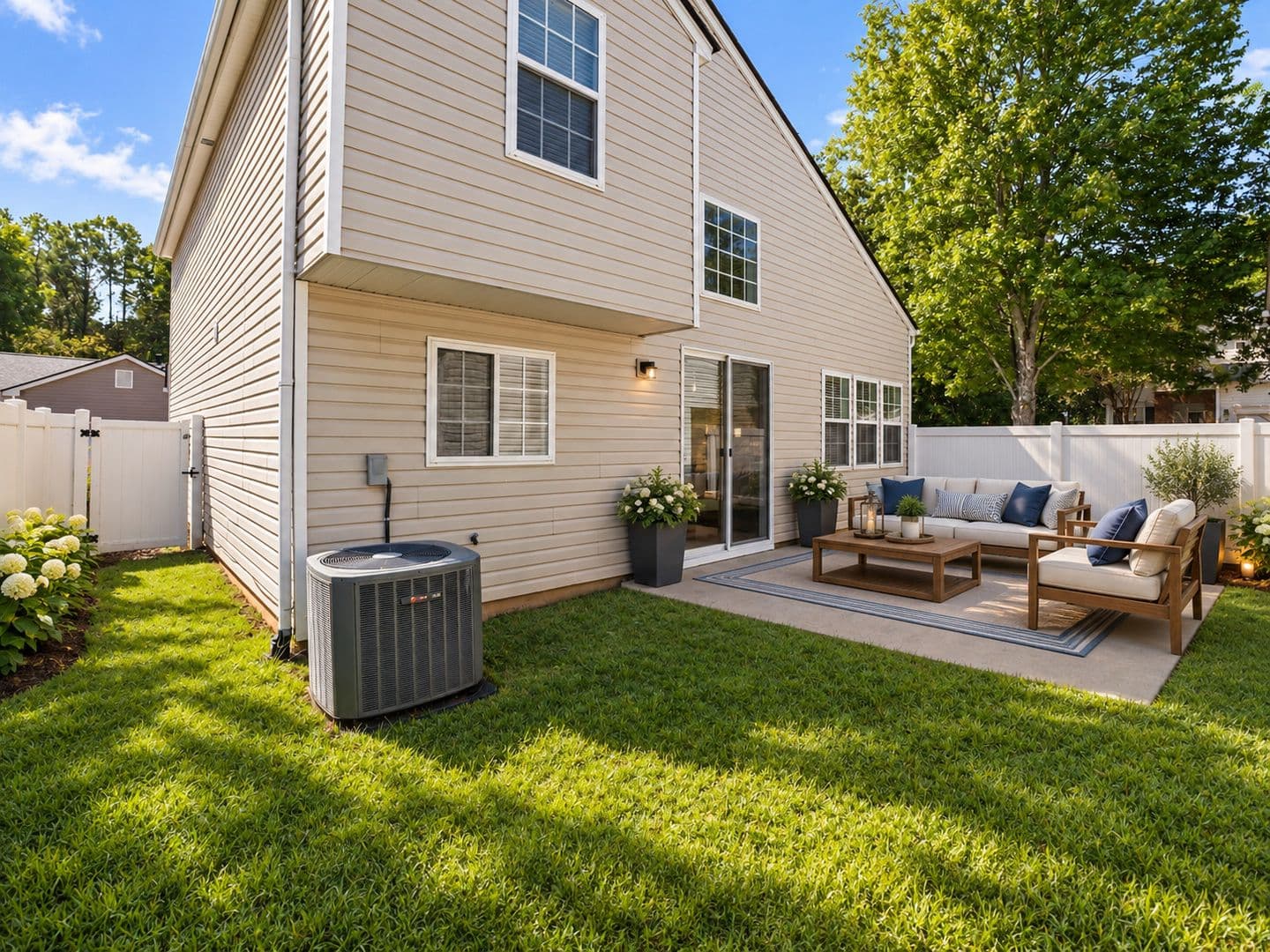 Woodstock House: 308 West Oaks Trail